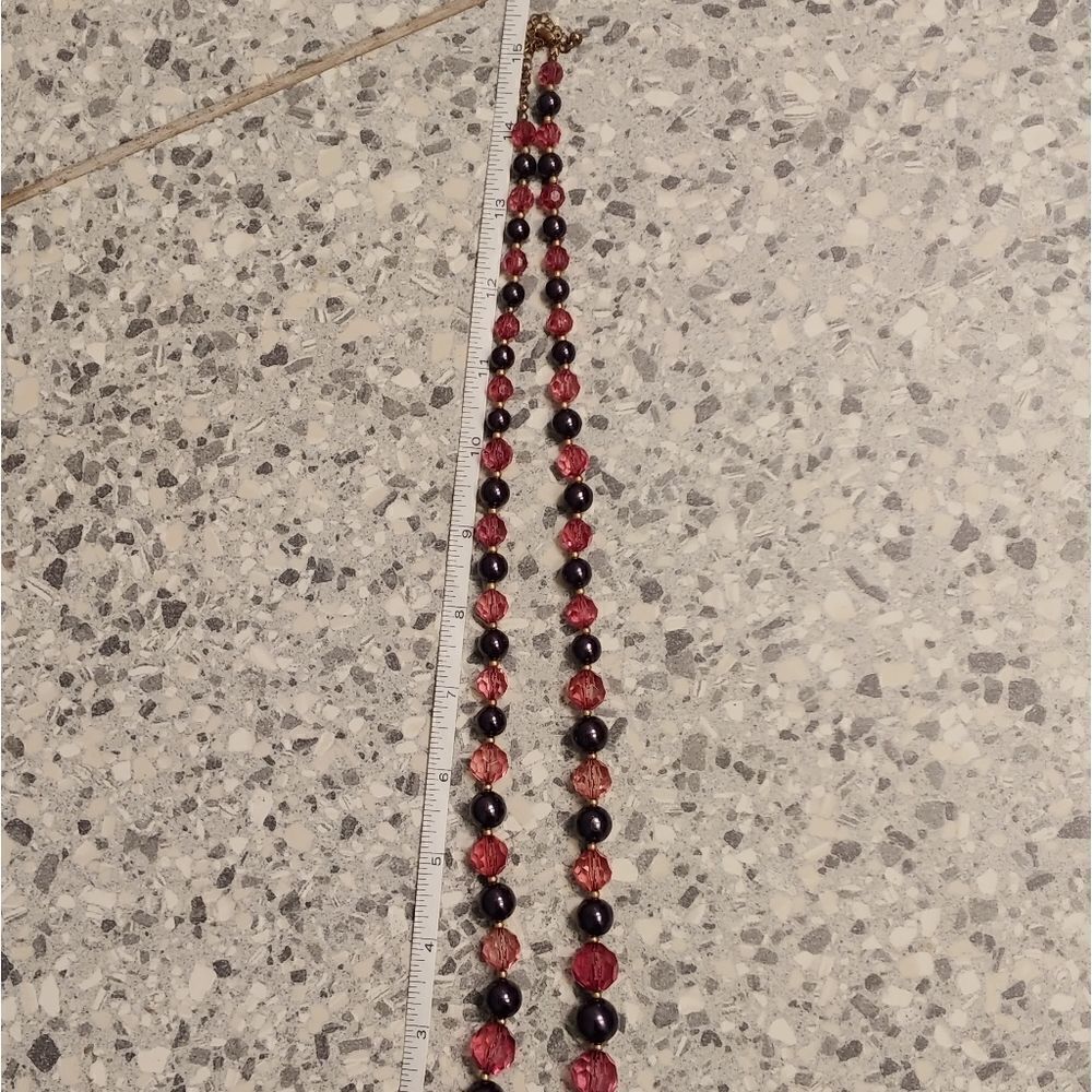 2 for $20 VTG Graduated Fuschia Beaded Necklace - Picture 7 of 8